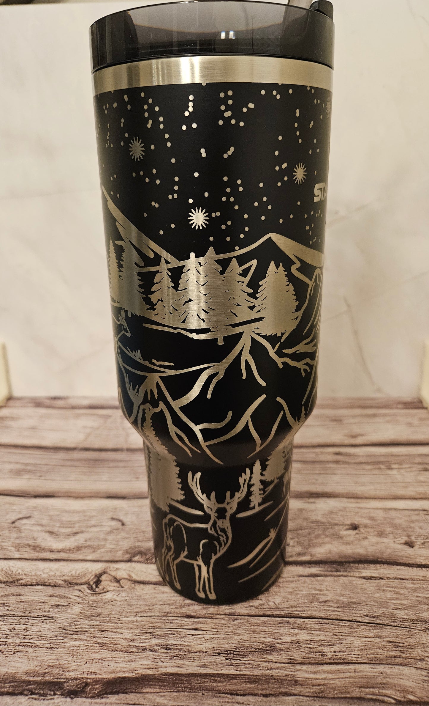 Deer and Forest Stanley 40oz Quencher H2.0 FlowState Tumbler